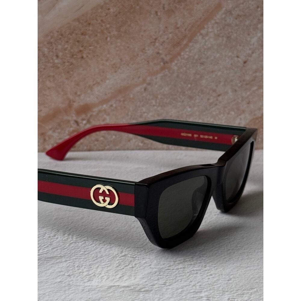 NEW Gucci GG2116S Black Cat Eye Striped Sunglasses $440 - Picture 4 of 7
